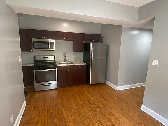 2nd image of 3432-40 W Franklin Blvd #3B-1Ba