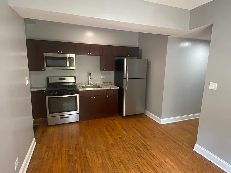Emerald Apartments — Photo 9