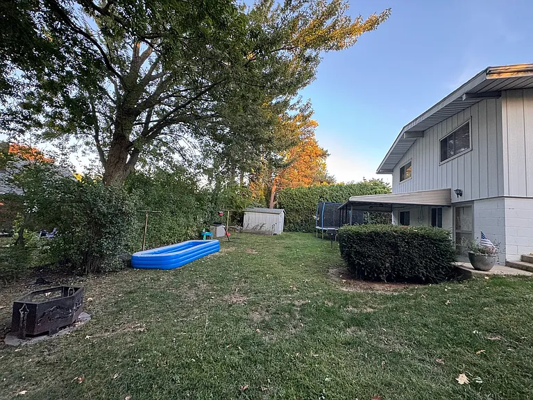 112 Longacre Ave — Photo 7