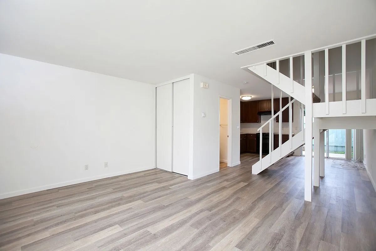 Wonderful Remodeled 2-Story 2BD/1.5BA Townhome in North PB! Parking & Laundry! $3,995/mo — Photo 4