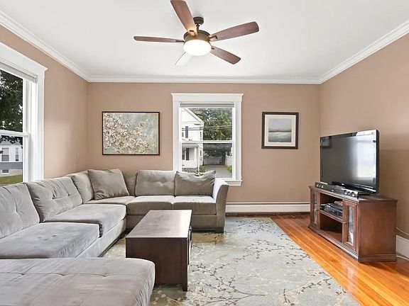 5th image of 337 Newton St Unit 1