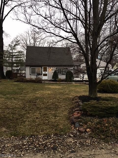 1st image of 142 Vanda Ave