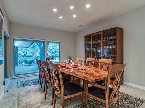 5th image of 6403 Covecreek Pl
