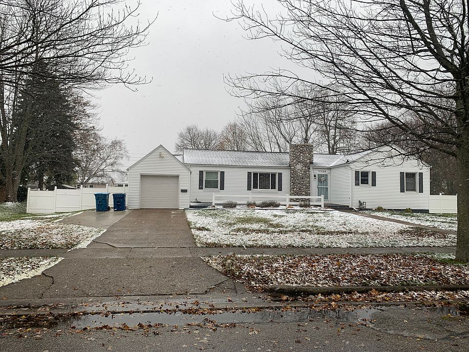 1st image of 1134 Woodlawn Ave