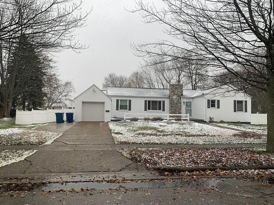 1134 Woodlawn Ave