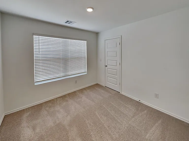 4000 Dutch Ln — Photo 15