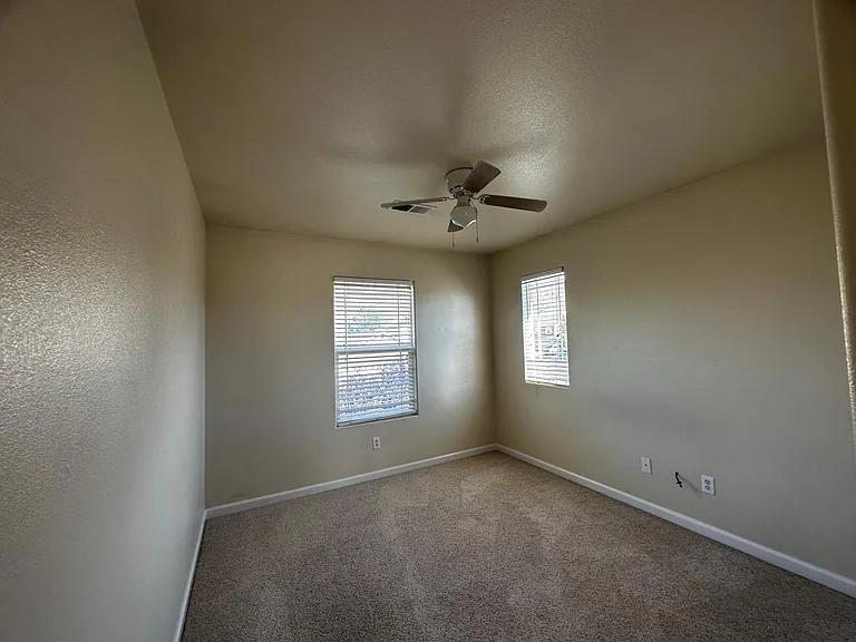 2306 Clementine Ln — Photo 10