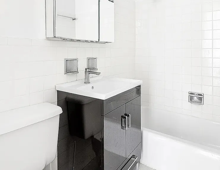 300 E 33rd St #8F — Photo 9