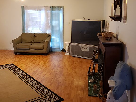 4th image of 1704 S Mississippi St