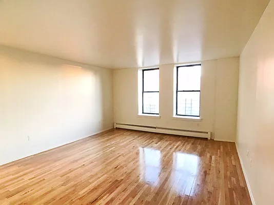 Rented by Bohemia Realty Group | media 10