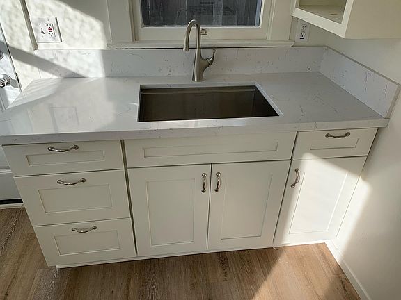 3rd image of 207 N Glassell St #8