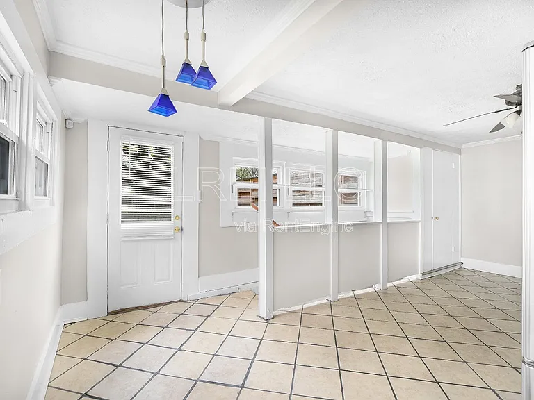 1014 Goss Ave — Photo 6