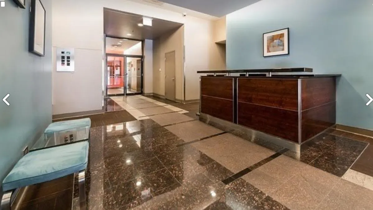 Building Photo - 210 S Desplaines St #209