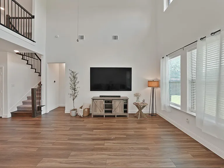 2701 Classical Dr — Photo 11