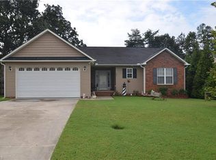 131 Von Logan Dr, Thomasville, NC 27360