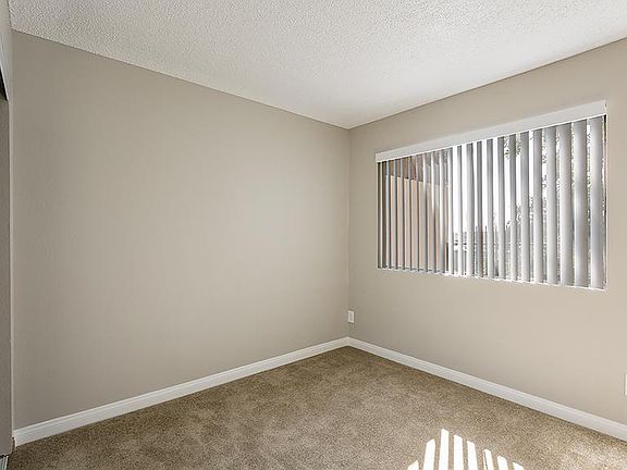 5th image of 525 28th St APT 10