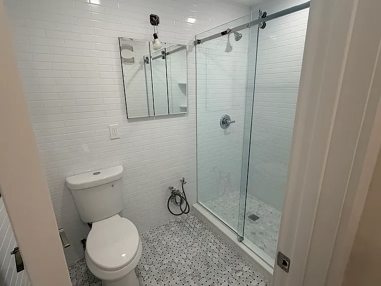3615 Oxford Ave #7 — Photo 3