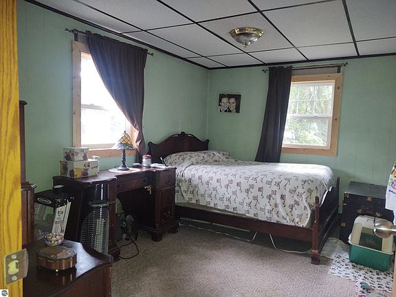 5th image of 7981 North St