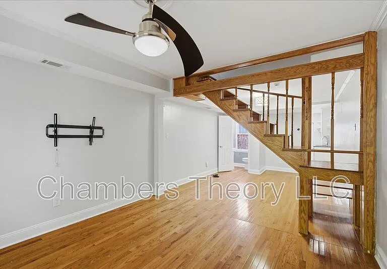 1535 Constitution Ave NE — Photo 4