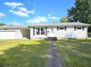 520 N 27th St, Herrin, IL 62948
