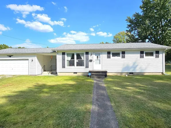 520 N 27th St, Herrin, IL 62948