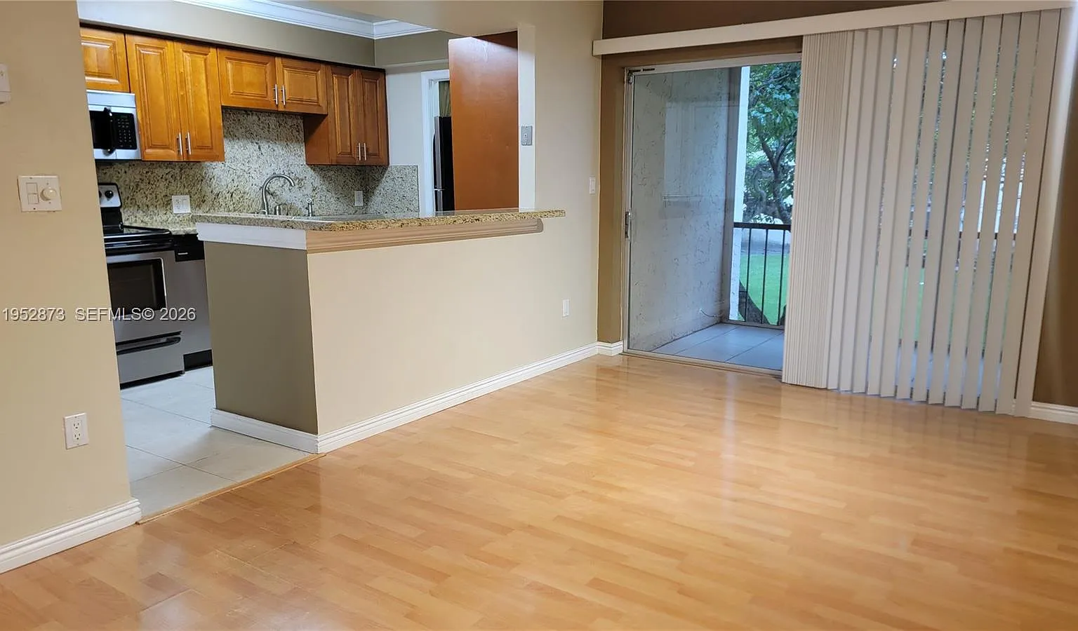 Kendall Acres West Condo — Photo 3