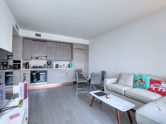 4th image of 1 City Point Unit 25K
