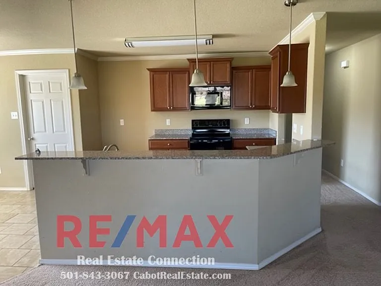 124 Brickyard Ct — Photo 3