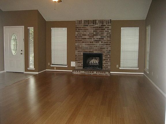5th image of 3434 Streamside Ln