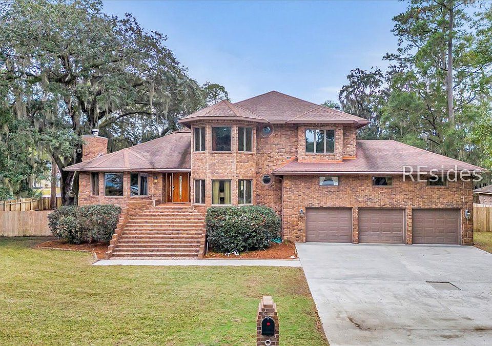 1st image of 21 Vista Point Dr