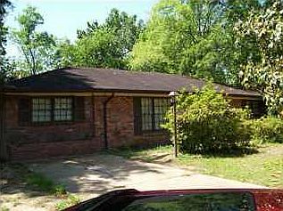 2nd image of 708 Wesley Dr