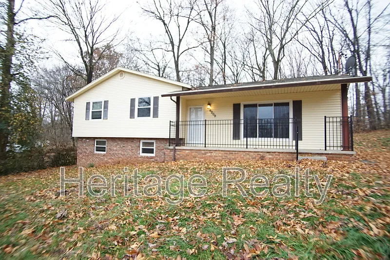 6209 Bryan Ln