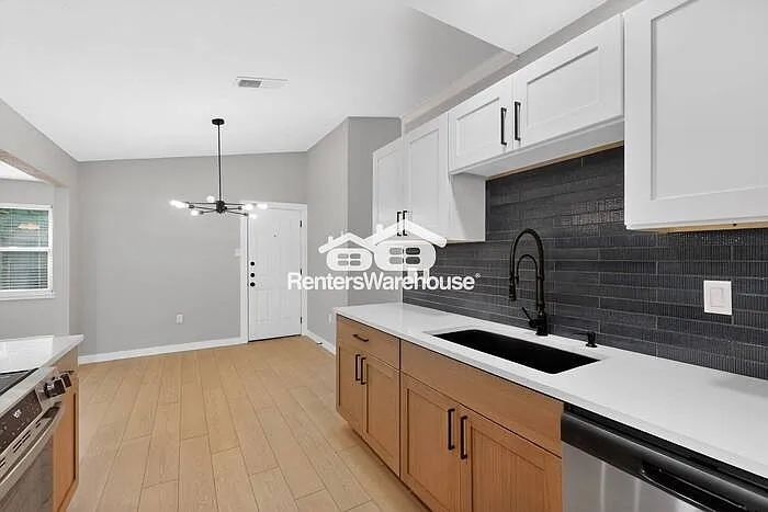 1408 Seely St — Photo 14