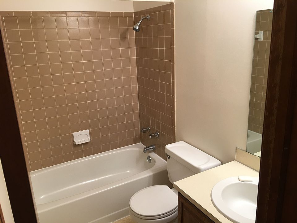 1st image of 14902 Willow Creek Dr