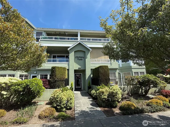 239 4th Avenue S #301, Edmonds, WA 98020