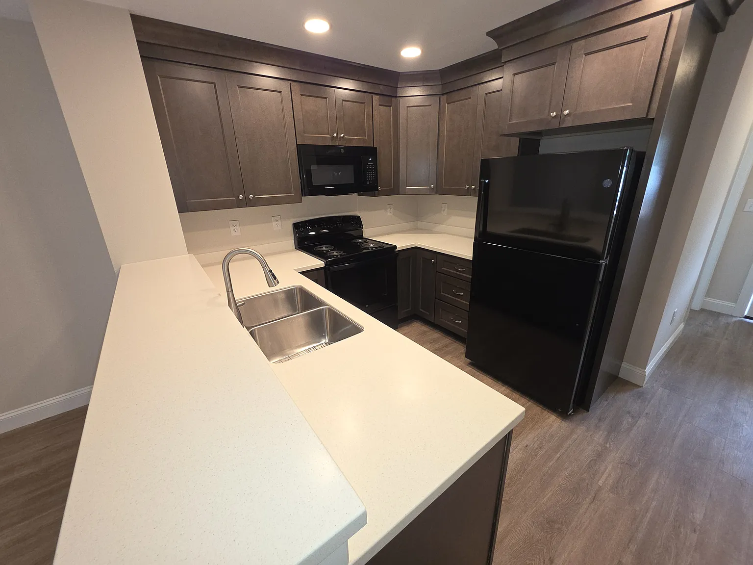2 bed, 2.5 bath, $1,900 — Photo 4