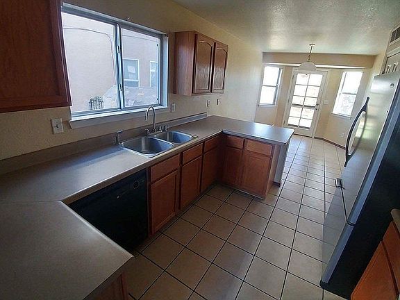 3rd image of 3908 Tierra Arena Dr
