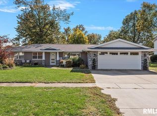 714 W Park Blvd, Taylorville, IL 62568
