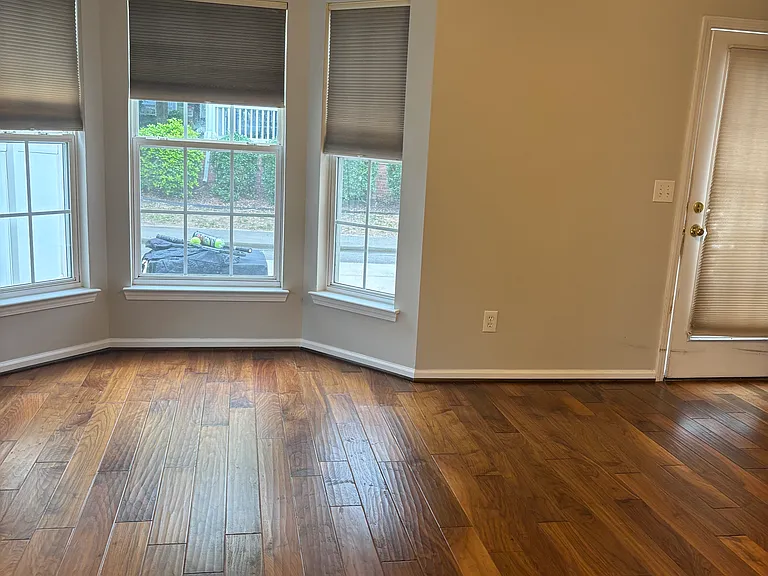 10394 Alexander Martin Ave — Photo 32