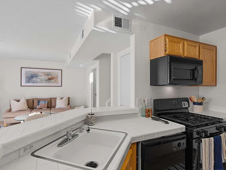 River Ranch Townhomes & Apartments — Photo 89