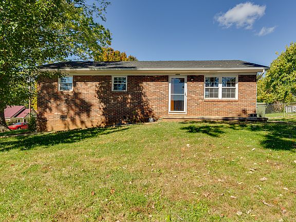 2nd image of 1301 Hugh Dr