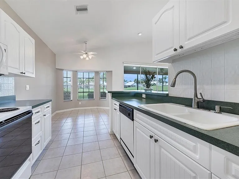 1580 Jasper Ct — Photo 16