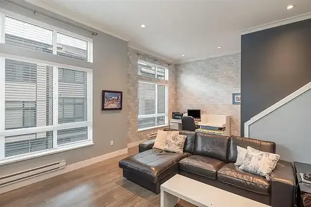 4 bed, 3.5 bath, 2021 sqft, $3,600 — Photo 4