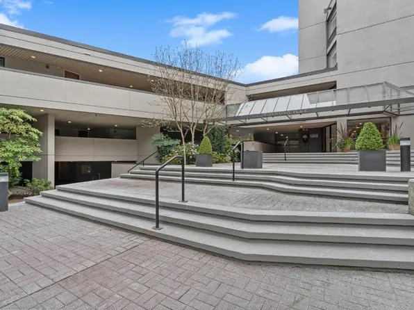 4900 Cartier St #106, Vancouver, BC V6M 4H2