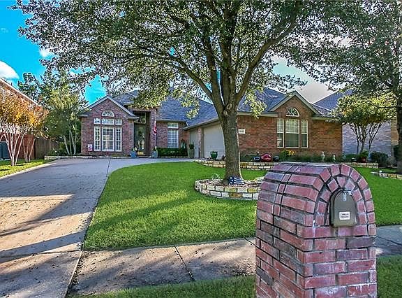 2nd image of 1833 Windsong Cir