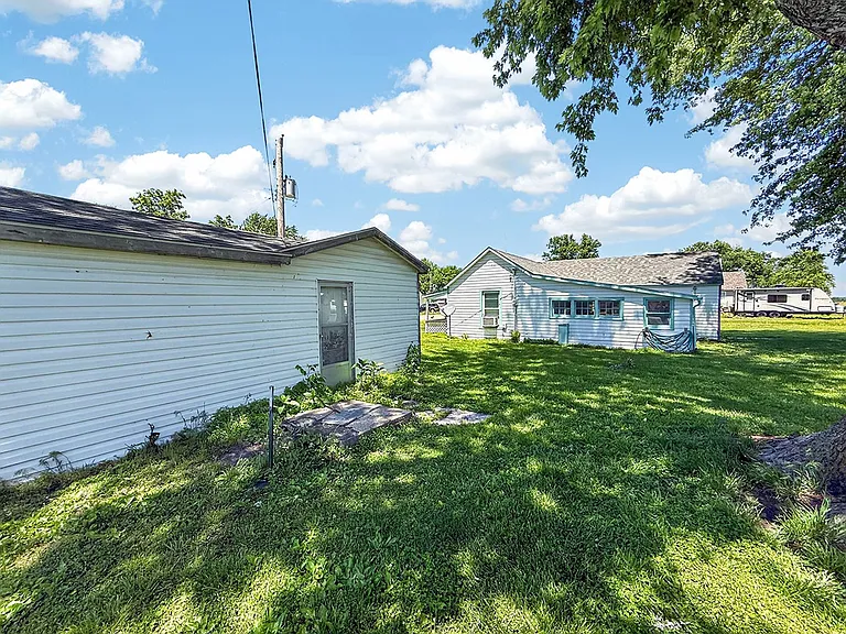 216 Rollins St — Photo 39