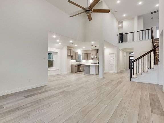 2516_swallowtail_street_6020468_005-1920x1080