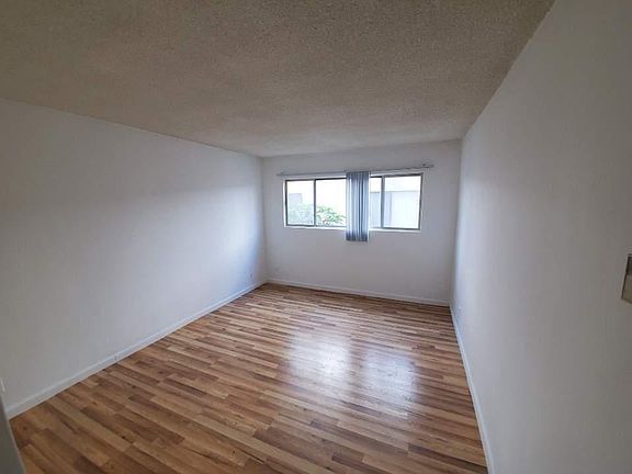 4th image of 425 S New Hampshire Ave APT 207