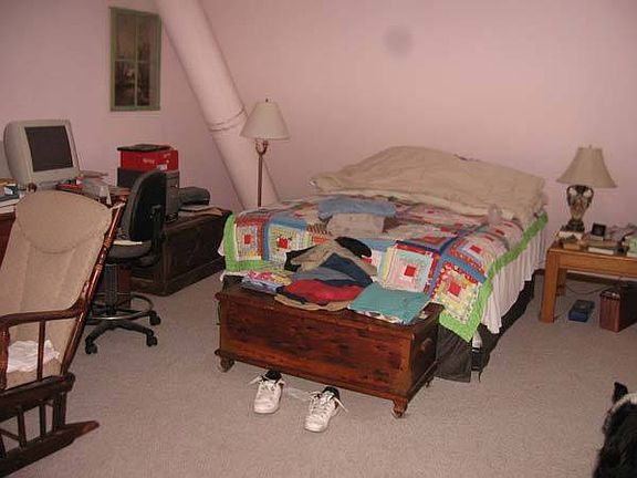 Bedroom
						:
						Extra Bedroom - total 4 bedrooms