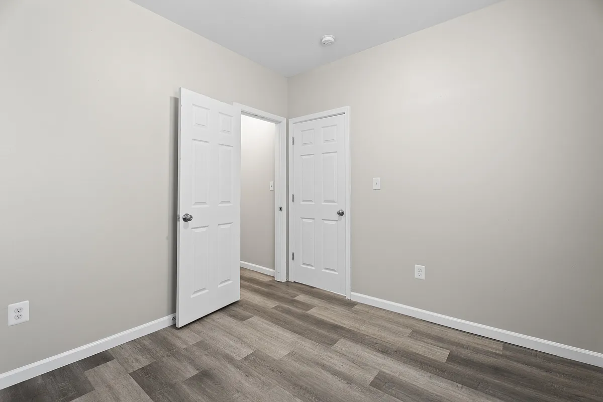 Building Photo - 2104 Allendale Rd #1